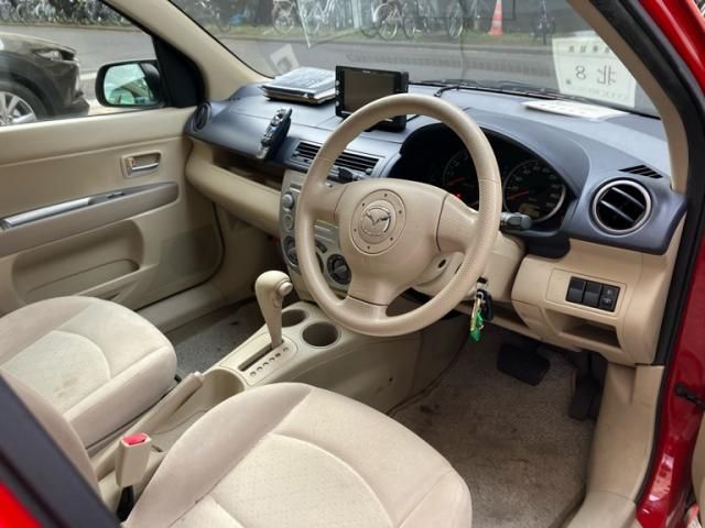 MAZDA DEMIO 2004 Image 31