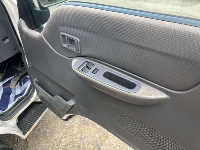 MAZDA BONGO TRUCK 2WD 2012 Image 31