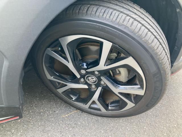 TOYOTA C-HR 2017 Image 31