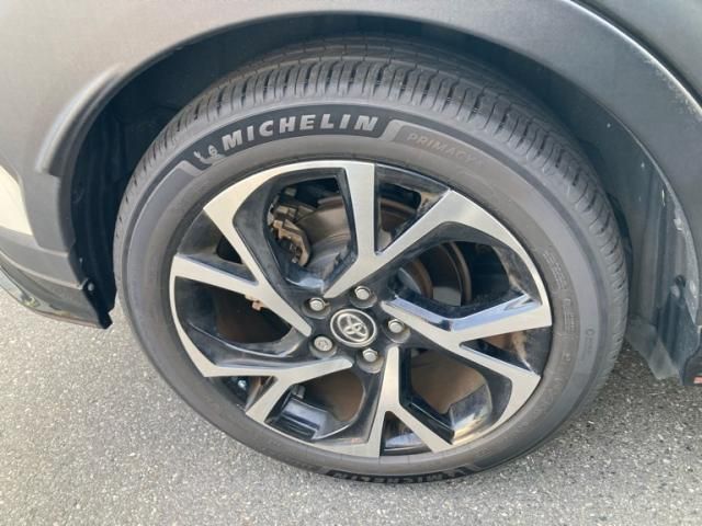 TOYOTA C-HR 2017 Image 31