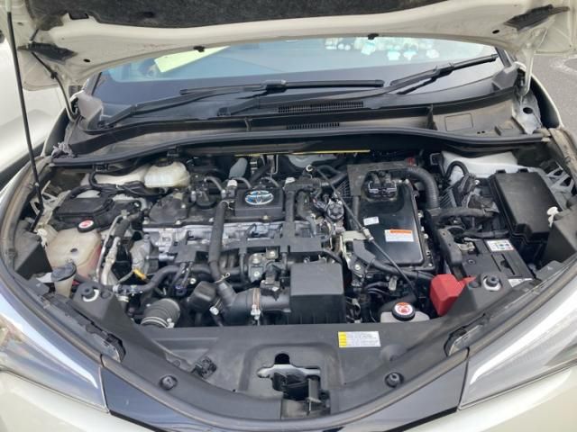 TOYOTA C-HR 2017 Image 31