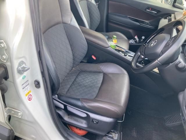 TOYOTA C-HR 2017 Image 31