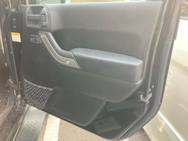 JEEP WRANGLER UNLIMI 2013 Image 31