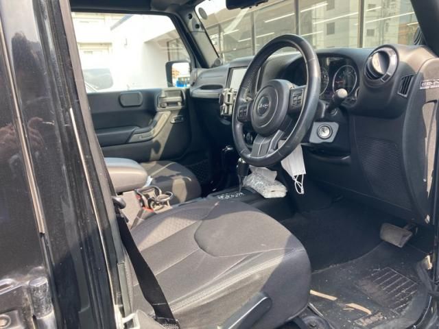 JEEP WRANGLER UNLIMI 2013 Image 31