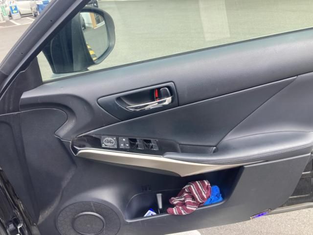 TOYOTA LEXUS IS250 2013 Image 31