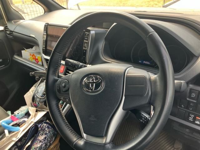 TOYOTA VOXY 2019 Image 31