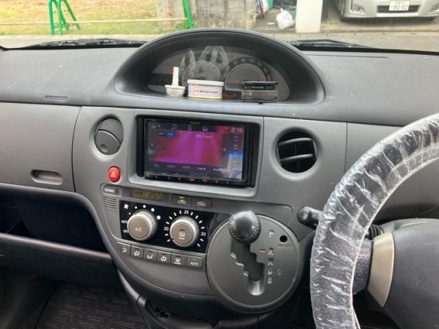 TOYOTA SIENTA 2012 Image 31