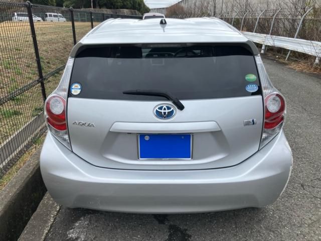 TOYOTA AQUA 2013 Image 31