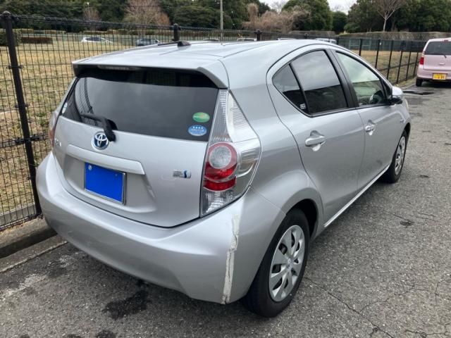 TOYOTA AQUA 2013 Image 31