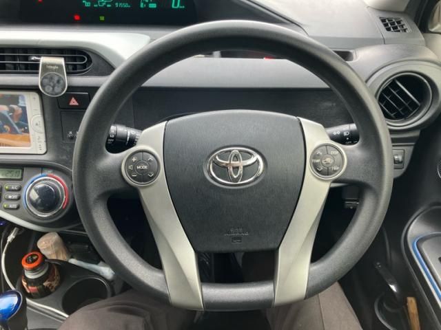 TOYOTA AQUA 2013 Image 31