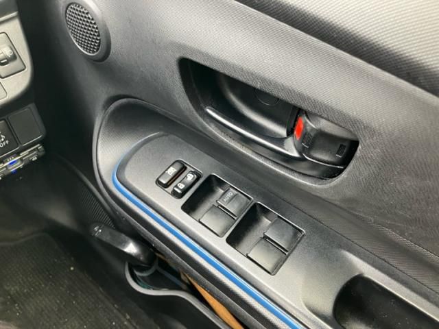 TOYOTA AQUA 2013 Image 31