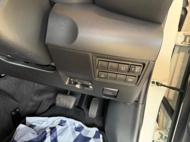 TOYOTA YARIS HYBRID 2021 Image 31