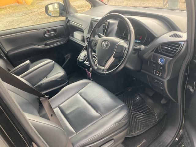 TOYOTA ESQUIRE HYBRID 2014 Image 31