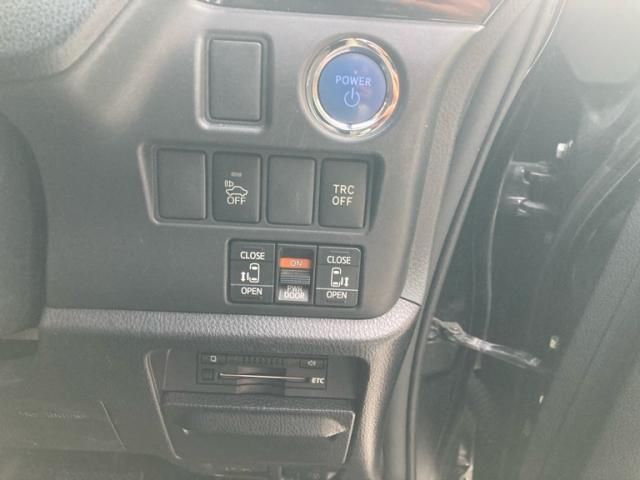 TOYOTA ESQUIRE HYBRID 2014 Image 31