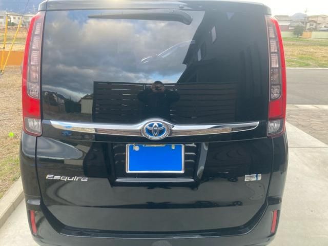 TOYOTA ESQUIRE HYBRID 2014 Image 31