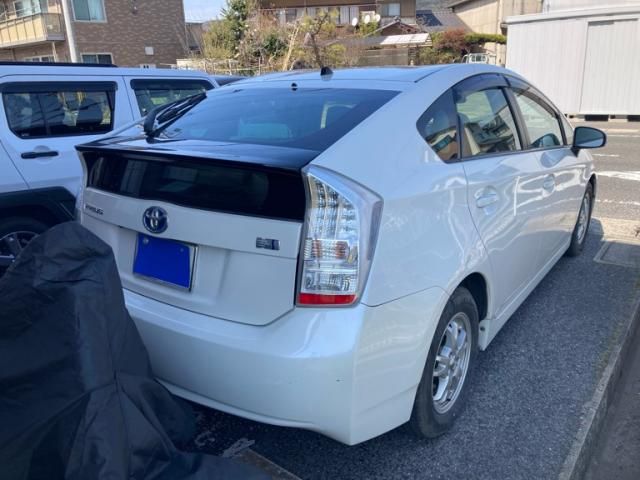 TOYOTA PRIUS 2011 Image 31