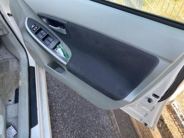 TOYOTA PRIUS 2011 Image 31