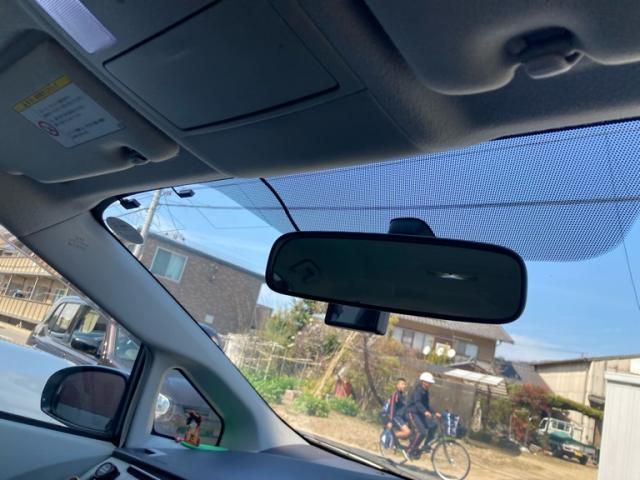 TOYOTA PRIUS 2011 Image 31