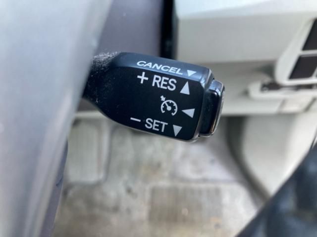 TOYOTA PRIUS 2011 Image 31