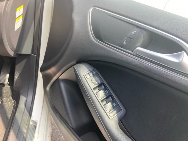 MERCEDES BENZ B CLAS 2016 Image 31