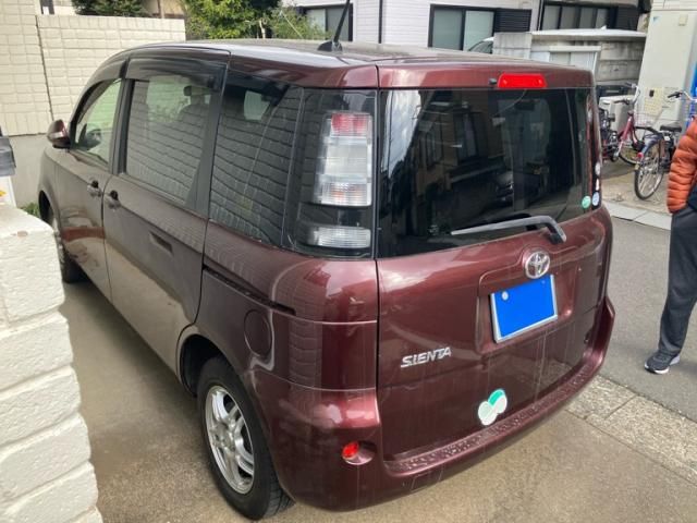 TOYOTA SIENTA 2015 Image 31