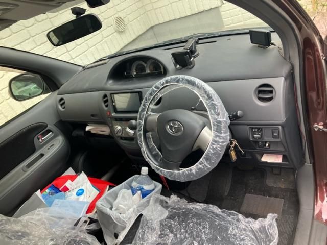 TOYOTA SIENTA 2015 Image 31