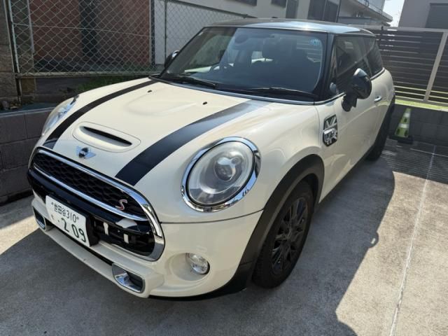 BMW MINI COOPER S 2015 Image 31