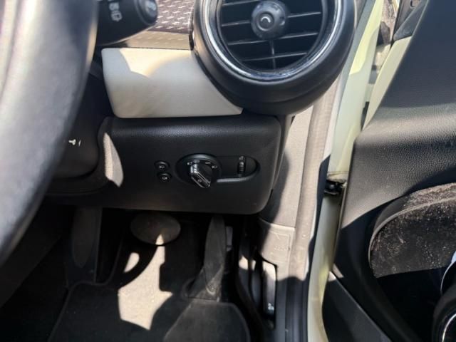 BMW MINI COOPER S 2015 Image 31