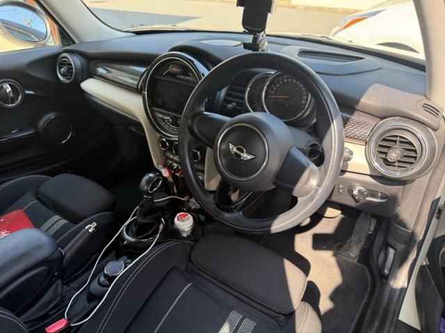 BMW MINI COOPER S 2015 Image 31