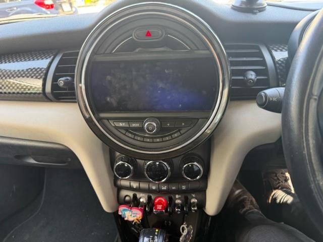 BMW MINI COOPER S 2015 Image 31