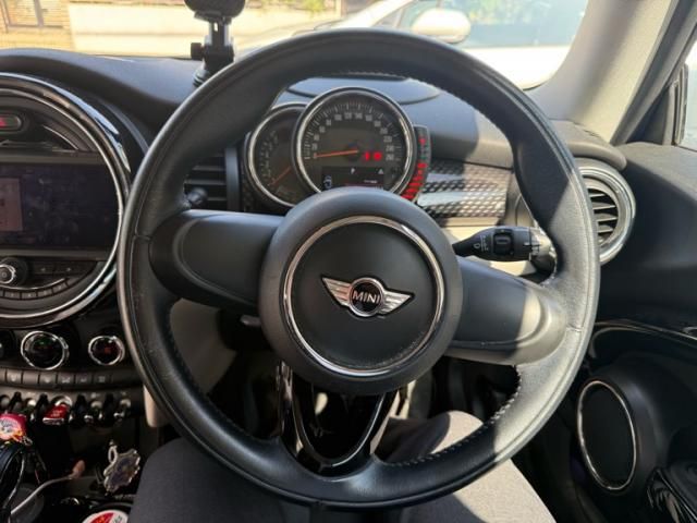 BMW MINI COOPER S 2015 Image 31