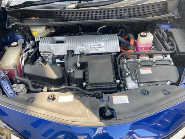 TOYOTA PRIUS ALPHA 2017 Image 31