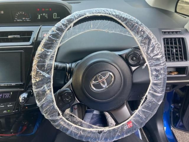 TOYOTA PRIUS ALPHA 2017 Image 31