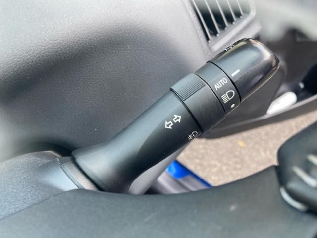 TOYOTA PRIUS ALPHA 2017 Image 31