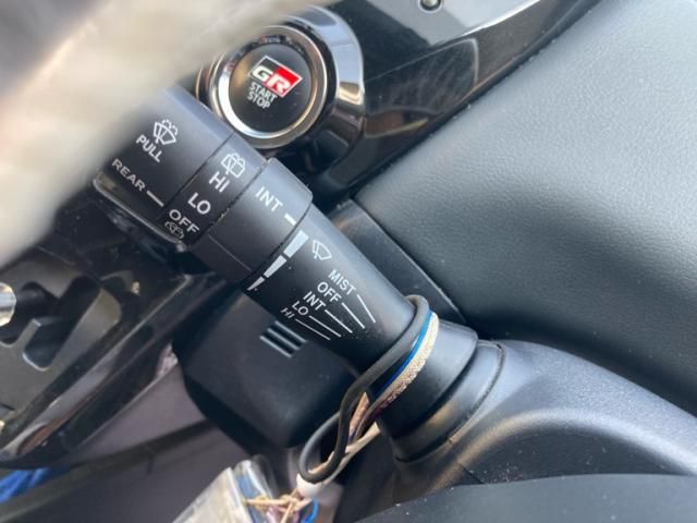 TOYOTA PRIUS ALPHA 2017 Image 31