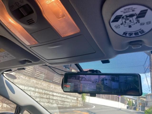 TOYOTA PRIUS ALPHA 2017 Image 31