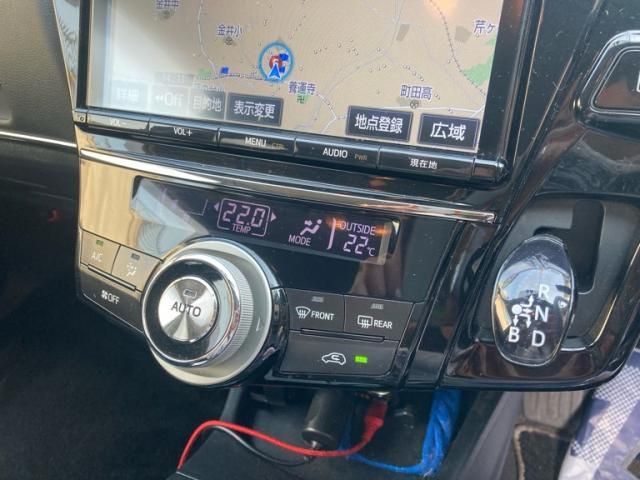 TOYOTA PRIUS ALPHA 2017 Image 31