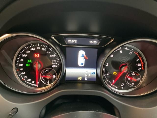 MERCEDES BENZ CLA CL 2018 Image 31