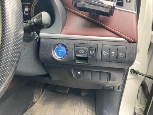 TOYOTA HARRIER HYBRID 2018 Image 31