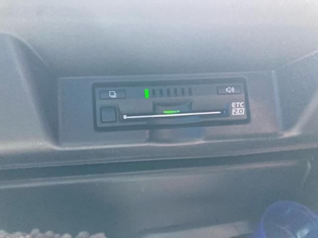 TOYOTA HARRIER HYBRID 2018 Image 31