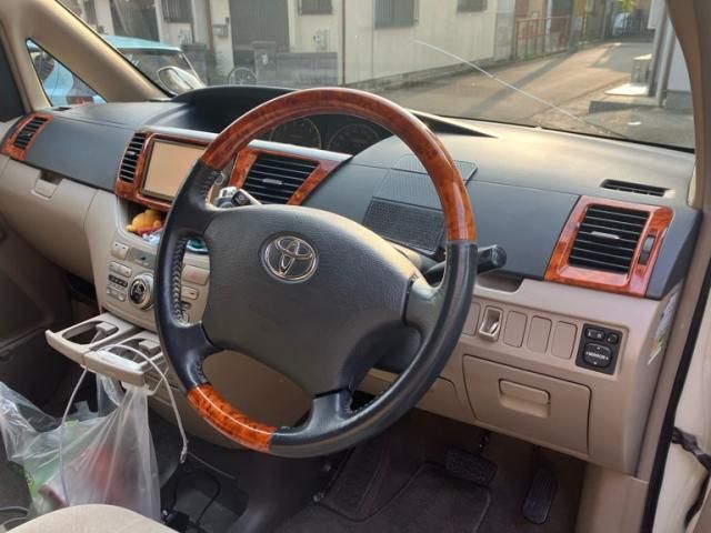 TOYOTA NOAH 2006 Image 31