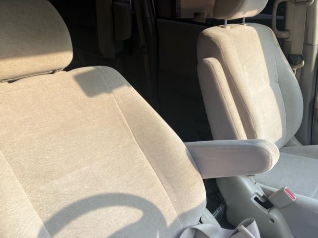 TOYOTA NOAH 2006 Image 31