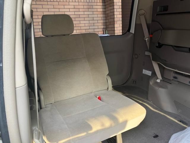 TOYOTA NOAH 2006 Image 31