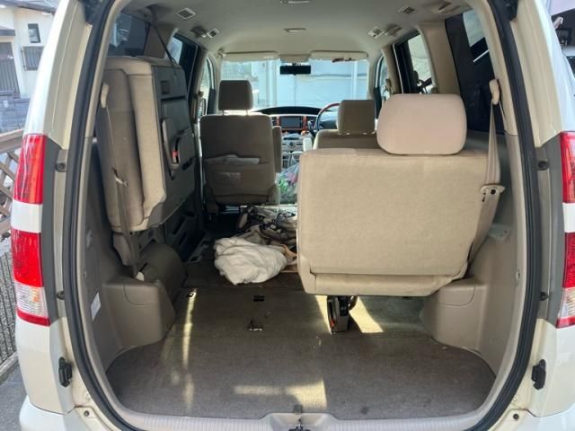 TOYOTA NOAH 2006 Image 31