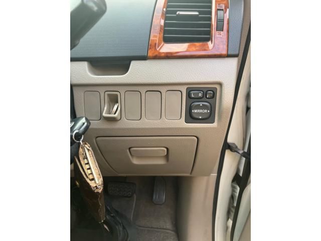 TOYOTA NOAH 2006 Image 31