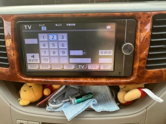 TOYOTA NOAH 2006 Image 31