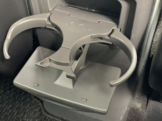 TOYOTA PRIUS ALPHA 2014 Image 31