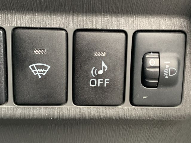 TOYOTA PRIUS ALPHA 2014 Image 31