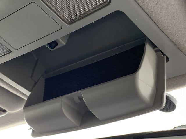 TOYOTA PRIUS ALPHA 2014 Image 31