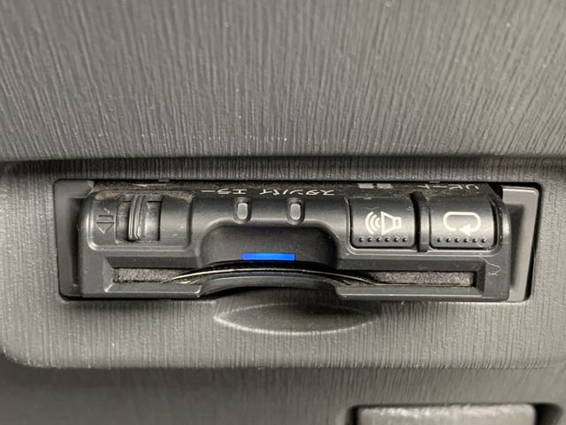 TOYOTA PRIUS ALPHA 2014 Image 31